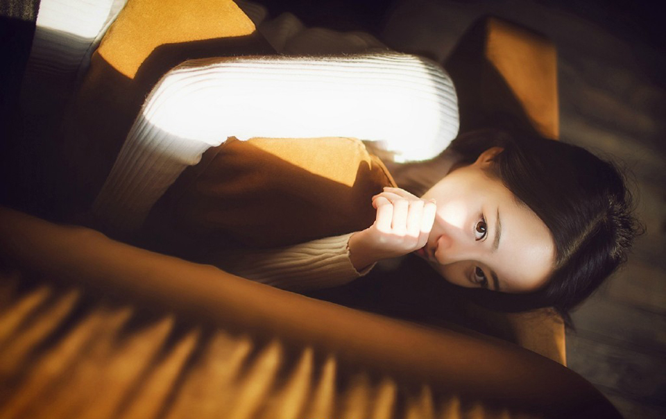 从容不迫的举止，比起咄咄逼人的态度，更能令人心折。——三毛《亲爱的三毛》